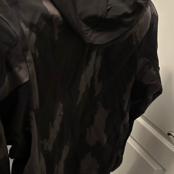 Lulu lemon sweater - Picture 4 of 5